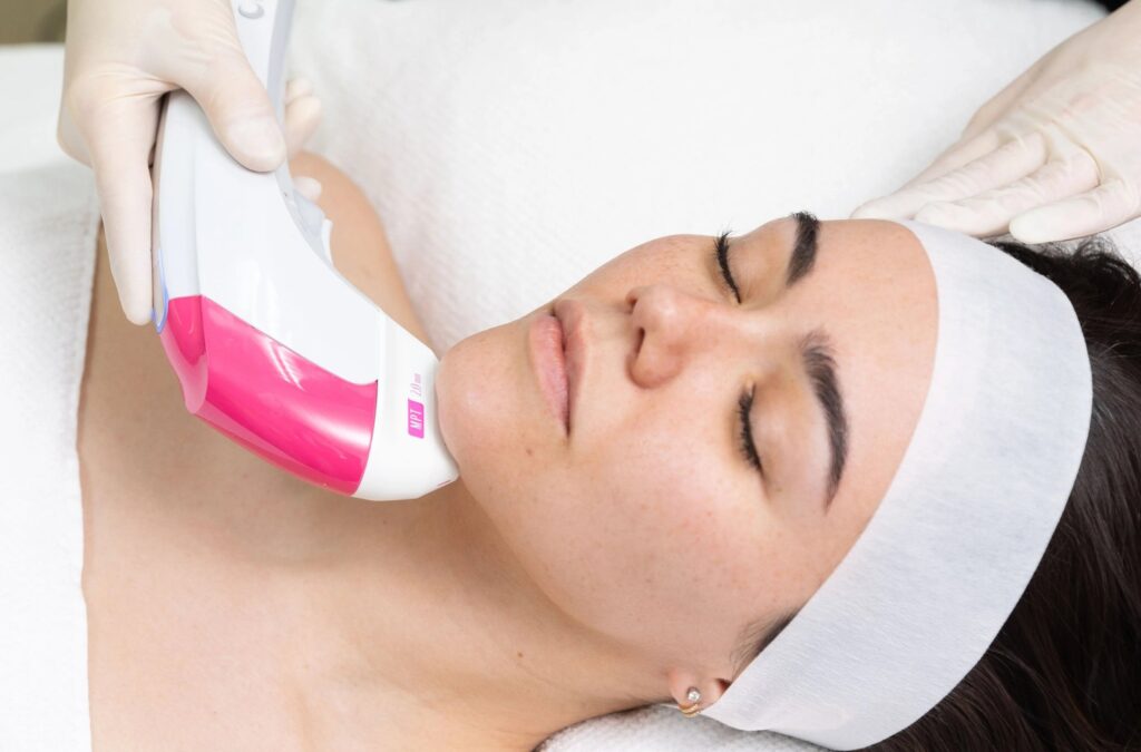 a non-invasive skin tightening and lifting treatment